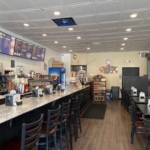 the interior of a fast food restaurant