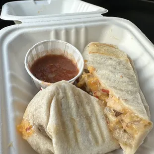 Breakfast burrito (a lil smol)