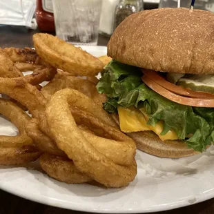 Cafe725 Burger w/ Onion Rings