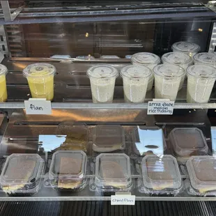 Dessert case