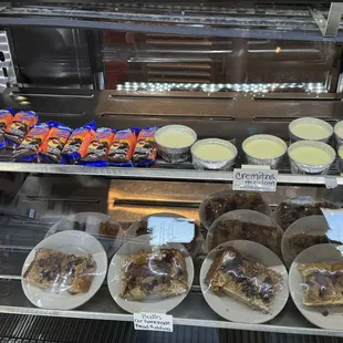 Dessert case