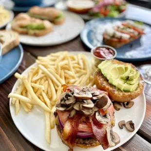 Burger. IG: @_emwong_