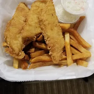 Cod Fish Basket, good portion but low on flavor.