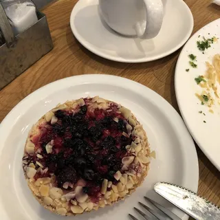 Baked Berries & Almond Tart