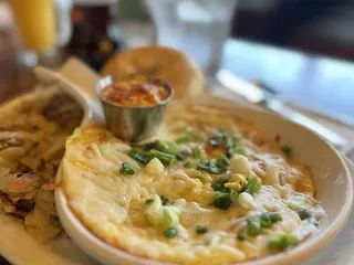 Plucky’s Cafe