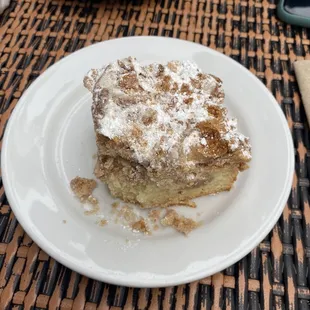 Cinnamon crumble cake