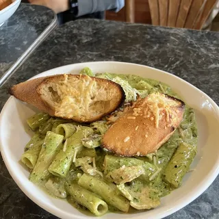 Rigatoni Chicken Pesto