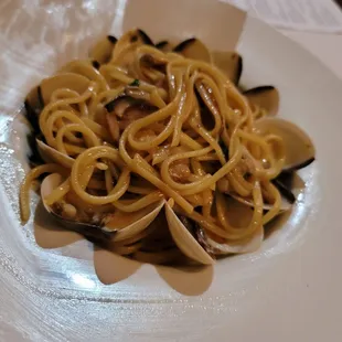 Linguini with clam sauce