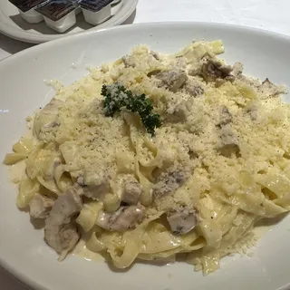 Fettuccine Alfredo