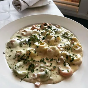 TORTELLINI PANNA E PROSCIUTTO