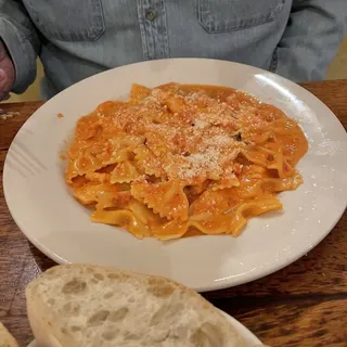 Farfalle al Salmone