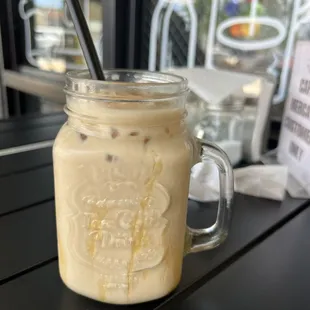 Caramel iced latte