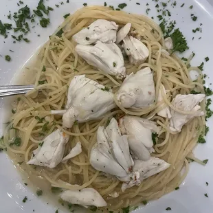 Angel hair pasta with lump crab in an olive oil and garlic sauce