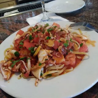 Linguine Calamari Fra Diavolo