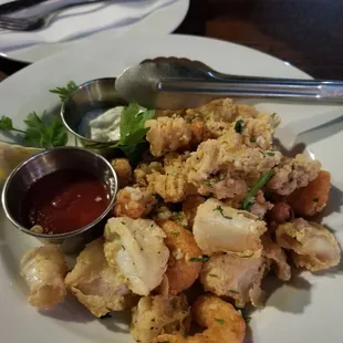 Fried calamari, shrimp and scallops