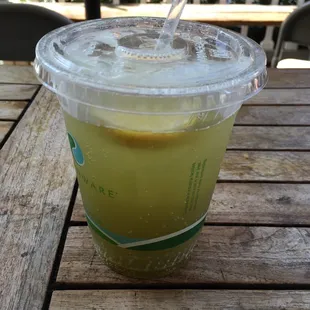 Fizzy Pomegranate Iced Teas