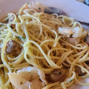 Linguini AL Something  Clams, mussels, and Shrimp.