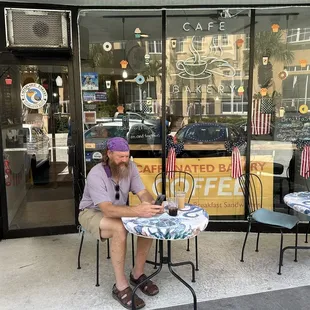 Coffee &amp; breakfast at sweet little local shop!
