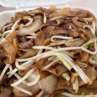 Beef chow fun. 8/10.