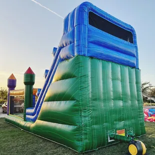 Grand Castle Bounce Slide Combo