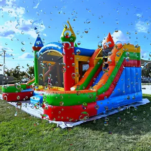 Castle Dual Wet Slide Bounce Combo