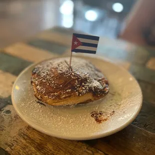 Disco volador con guayaba y queso crema