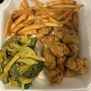 Fried OYSTERS!  w Broccoli n Seasoned Fries