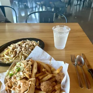 Shrimp Po-Boy &amp; Cajun Cream Sauce Fettuccine