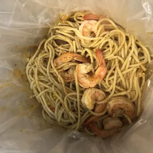 Peel shrimp and spaghetti