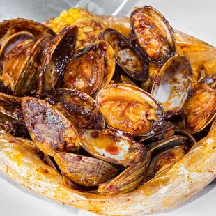 a bowl of clams