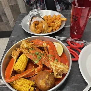 Cajun Snowcrab 2 Clusters, Shrimp Poboy Sandwich