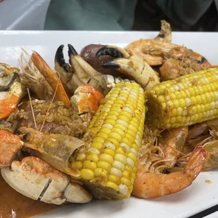 Crab, shrimp, corn &amp; potatoes