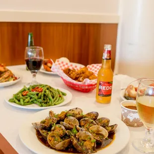 food, chicken wings and fried chicken