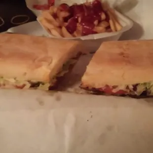Susage po&apos;boy