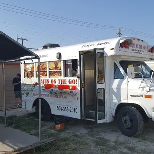 SETTING UP AT FOUR BULLETS BREWERY RICHARDSON TX