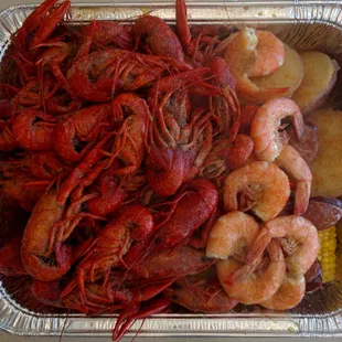 shrimp, potatoes, corn and corn
