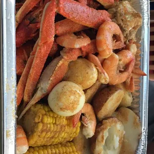 Snow crab special (1 snow crab cluster, crawfish, shrimp, corn &amp; potatoes)