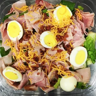 chief salad (ham, turkey, boiled eggs, bacon, cheese..)