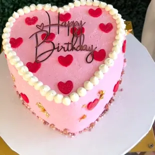 Vintage heart cake