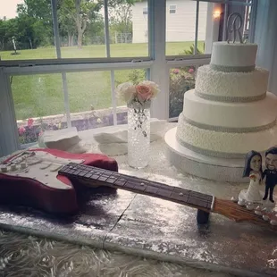 Guitar Groom&apos;s Cake