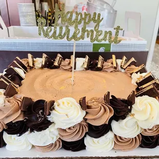 Chocolate Vanilla 1/4 Sheet Cake