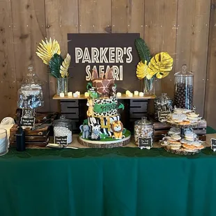 The full setup with the gorgeous cake!
