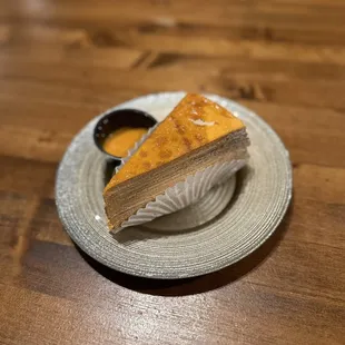 Mille crepe cake (Thai tea)