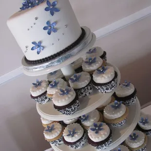 Wedding cupcake tower with 6&quot; cutting cake and sugarpaste flowers