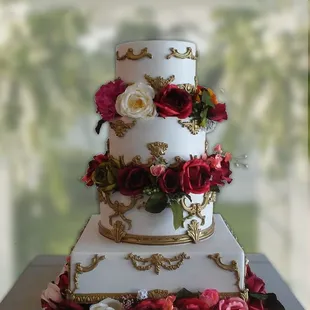 Custom elegant wedding cake