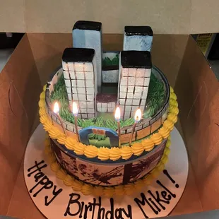 UA High School from My Hero Academia cake!
