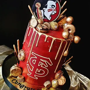 a cake decorated with the logo of the university of florida