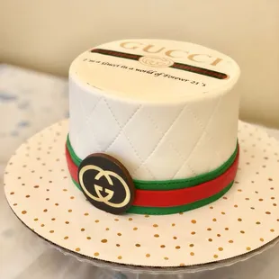 Gucci love ... all edible gucci cake