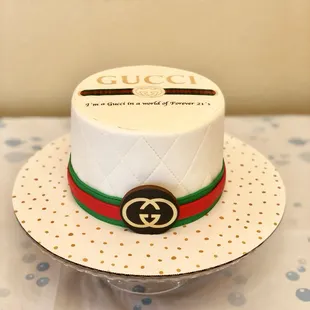 Gucci love ... all edible gucci cake