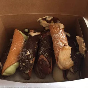 A variety of cannoli